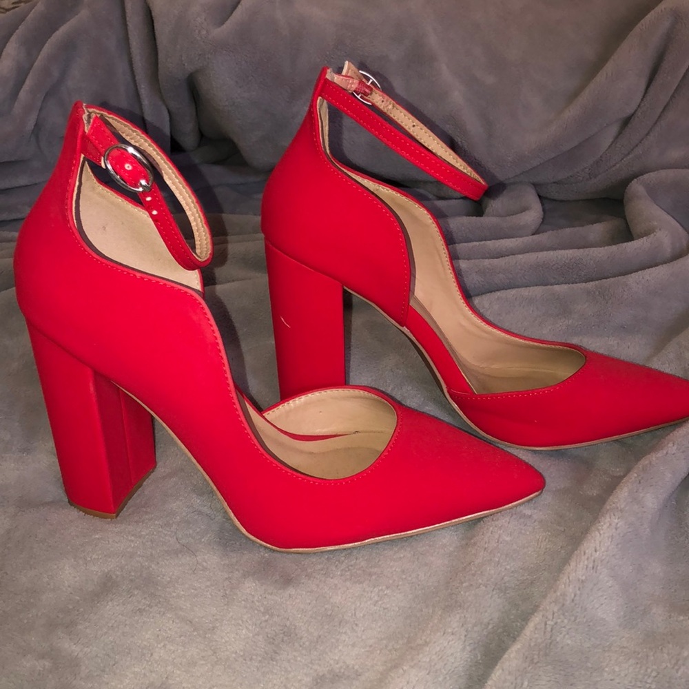 Heels - Picture 2 of 4